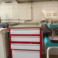 ترالی و تخت معاینه
