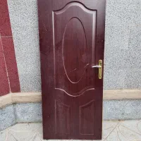 درب چوبی با قفل