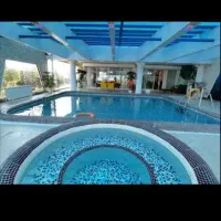 اجرای استخر چهار فصل به همراه متور خانه ونصب کاشی