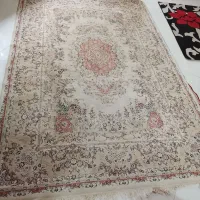 یک فرش ۶متری کار کرده  و دو عدد فرشینه ۲/۵متری