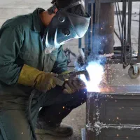 جوشکاری سیار تعمیر آبگرمکن  خدمات تاسیسات