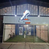 فروشنده اقا و خانوم