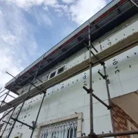 کارگر کار بلد برای کاشیکاری