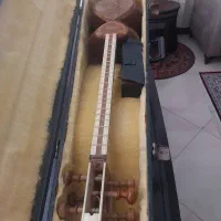 فروش تار بسیار عالی  قدیمی مضراب خورده