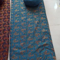 تشک وپشتی کنار اتاق سنتی، تشک پشتی، پتو کنار اتاق