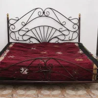 تخت دونفره فرفوژه به همراه میز آرایش بدون تشک