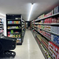 فروشنده و لایندار در شعبه خیابان سام