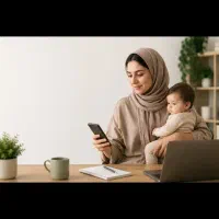 کار افرینی برا ۸بانوی فعال وپرانرژی با گوشی موبایل