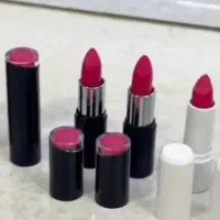 کاربا گوشی آموزش رژ لب