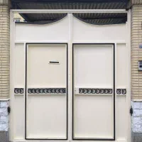 رنگ کاری درب و پنجره ساختمان و ....