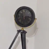 ساعت دیواری و ایستاده