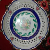 تعدادی ظروف قدیمی وقالیچه