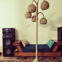 آباژور ایستاده