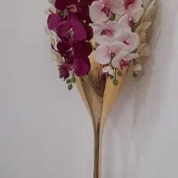 گلدان کنار سالنی