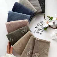 انواع شال و روسری با بهترین کیفیت و قیمت در استان