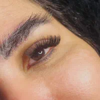 آف خدمات ناخن و اکستنشن مژه
