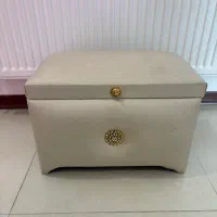 صندوقچه و جای‌دستمال و سطل چرم