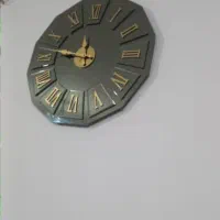 ساعت دیواری با اعداد یونانی