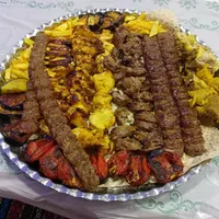 نیروی خانم جوان جهت کار در کبابی|استخدام خدمات فروشگاه و رستوران|آباده, |دیوار