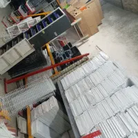 قفسه. ویترین. یخچال. ترازو.