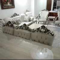 مبل کلاسیک با میز ناهارخوری