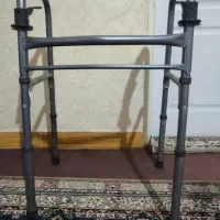 واکر بزرگسال تاشو