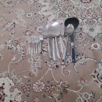چنگال و بله با ملاقه و قاشق