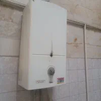 آبگرمکن گازی بوتان ۳۱۱۵ و ۳۱۱۸ کم کار وتمیز و سالم
