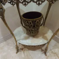 میز  سطل و جا دستمال برنجی یا برنز