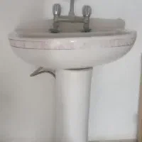 روشویی دستشویی با پایش و شیر آلات