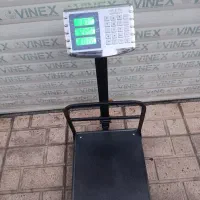 باسکول 300 کیلویی  دکمه استیل گارد دار