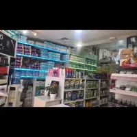کارگر برای مغازه شوینده فروشی