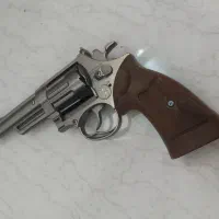 تفنگ رولور دسته چوبی