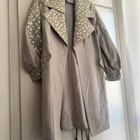 تعدادی مانتو و بارونی