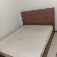 تخت دونفره همراه با تشک