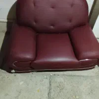 مبل یه نفره و صندلی چرخدار اداره ای وعصا چوبی
