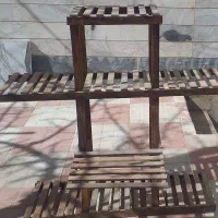 جا گلدانی و میز عسلی جلو مبلی