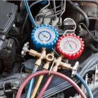 نشت‌یابی با دستگاه و شارژ گاز کولر در محل