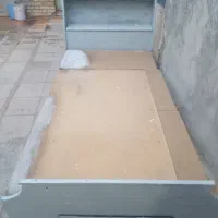 یک عدد تخت یکنفره تمیزه