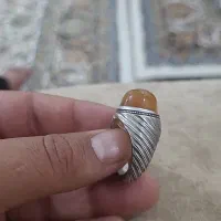 کلکسیونی انگشتر یمنی