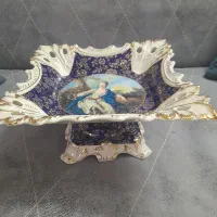 ظروف داخل گنجه یا بوفه ظروف پذیرایی