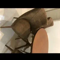 میز ناهار خوری در حد نو