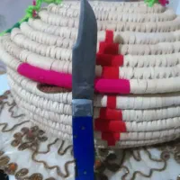 یک عدد چاقو به رنگ فیروزه ای سالم