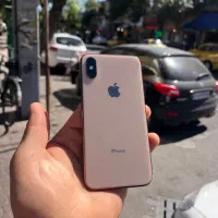 آیفون xs 256 طلایی گوشی در حد