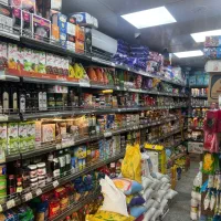 دو نفر نیروی خانوم جهت همکاری در مارکت نیازمندیم