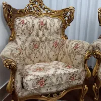 مبل سلطنتی ۹ نفره دسته متکایی با سه عدد جلومبلی