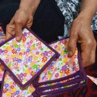 سفره پارچه ای نان حلال درمیارم گرفتارم کارنیست