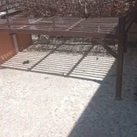 تخت فلزی
