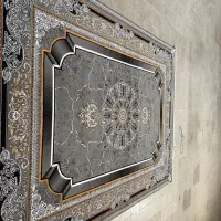 فرش در رنگ‌بندی کامل برای ست کردن دکور/مدل پروانه