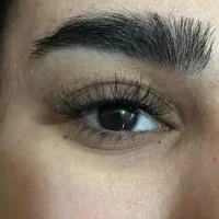 مدل برای کاشت مژه فقط هزینه مواد